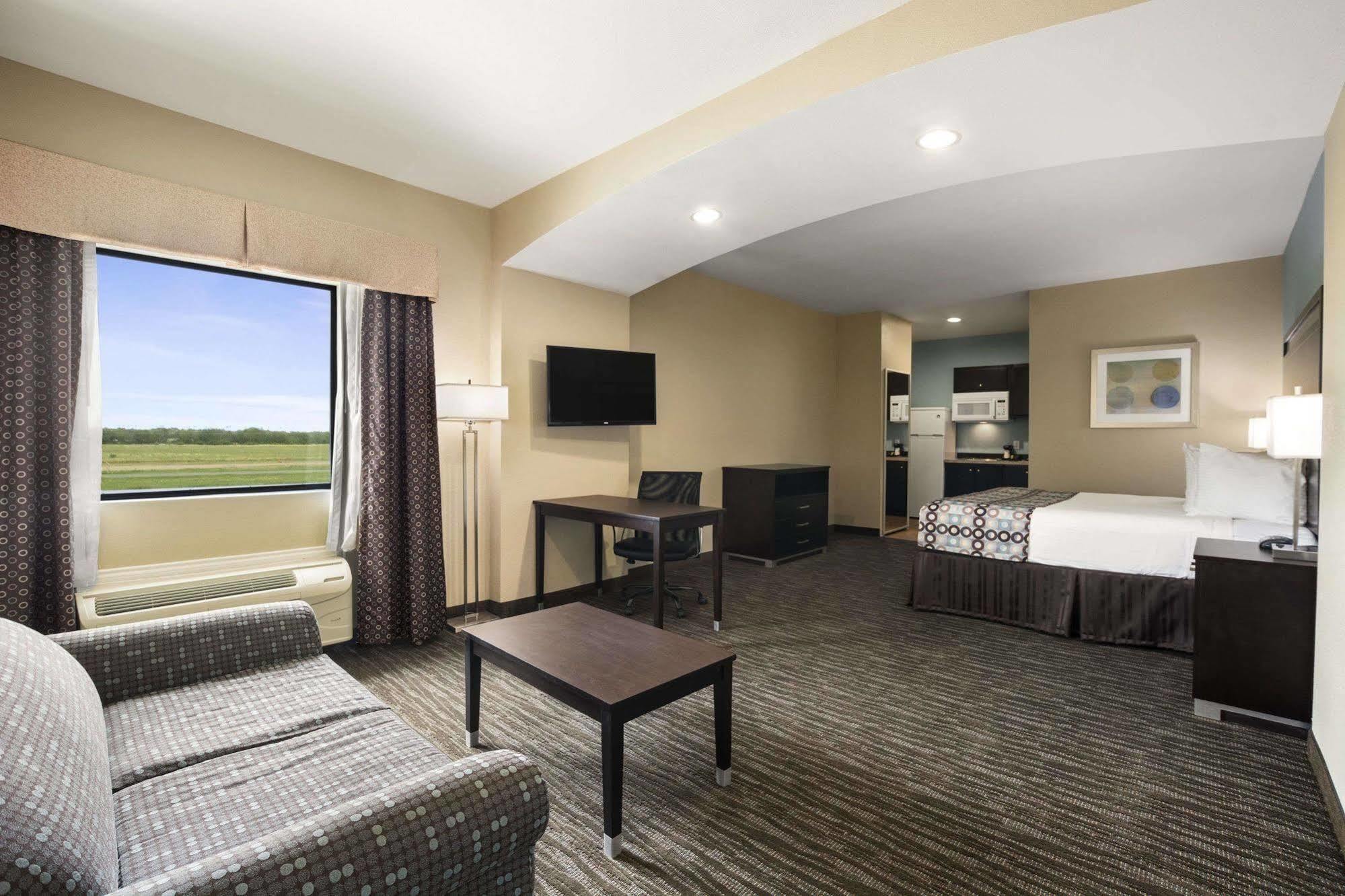 Days Inn Pearsall Zewnętrze zdjęcie